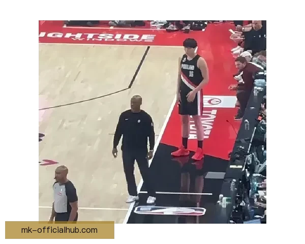 杨瀚森坦言手像叉子般难受期望回开拓者迎来全新表现